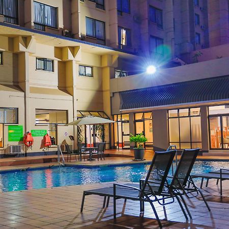 Holiday Inn - Harare By Ihg Zewnętrze zdjęcie