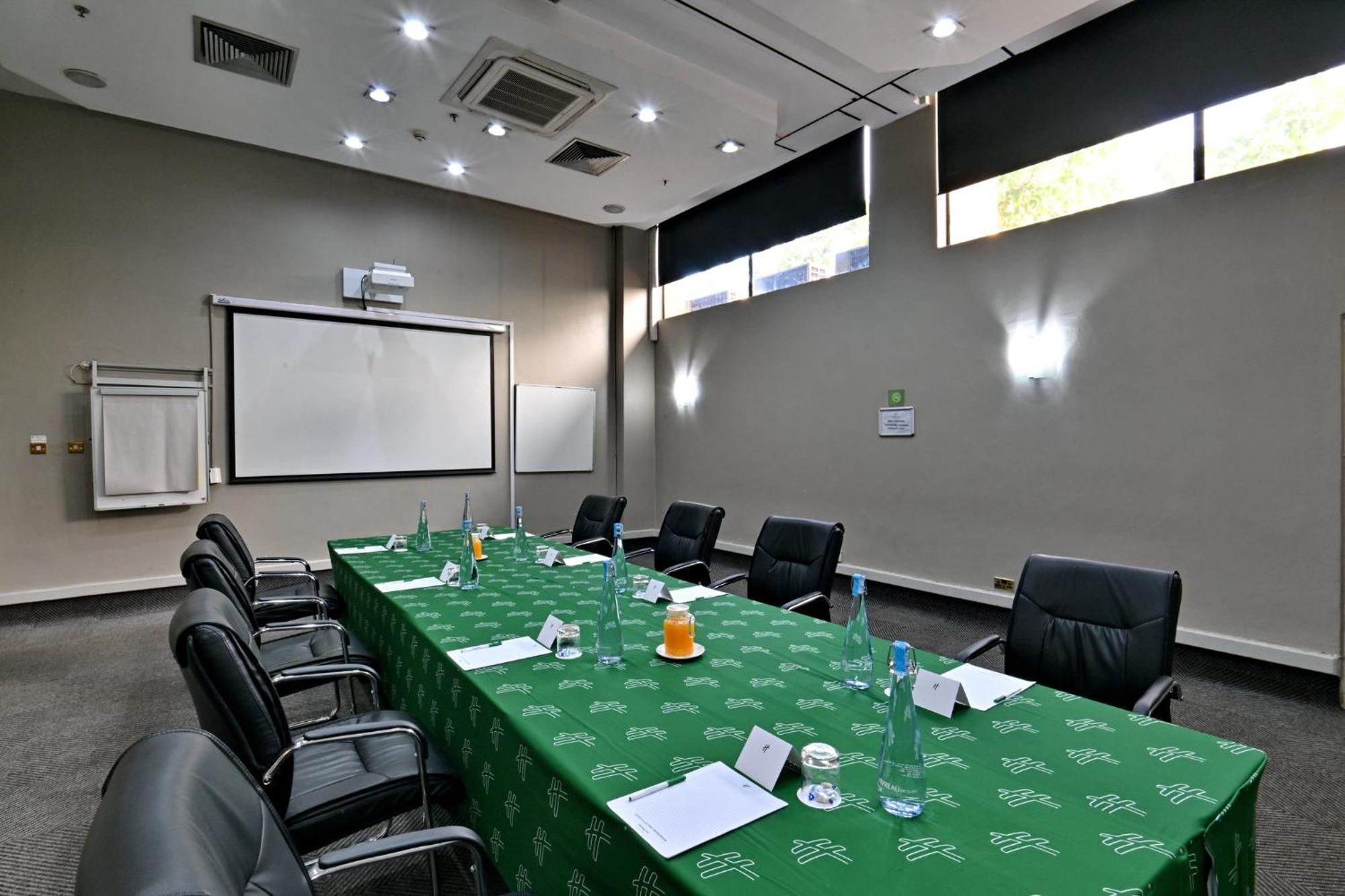 Holiday Inn - Harare By Ihg Zewnętrze zdjęcie