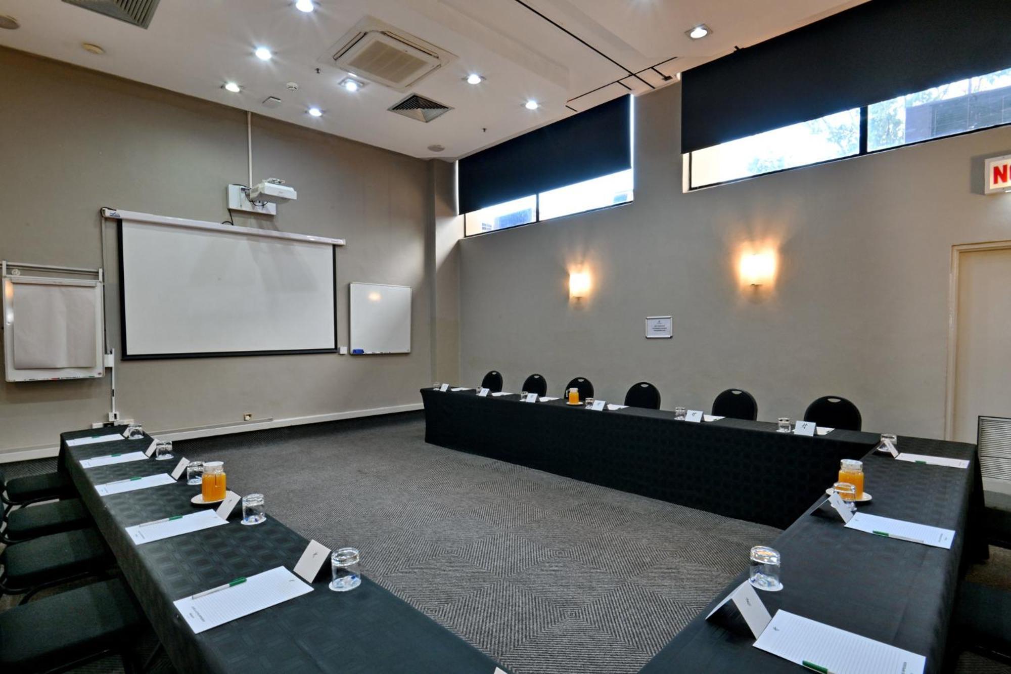 Holiday Inn - Harare By Ihg Zewnętrze zdjęcie