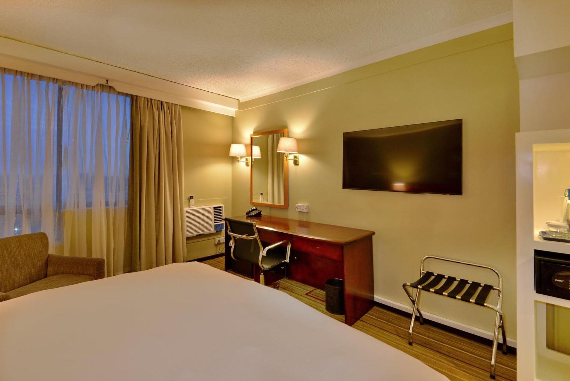 Holiday Inn - Harare By Ihg Zewnętrze zdjęcie