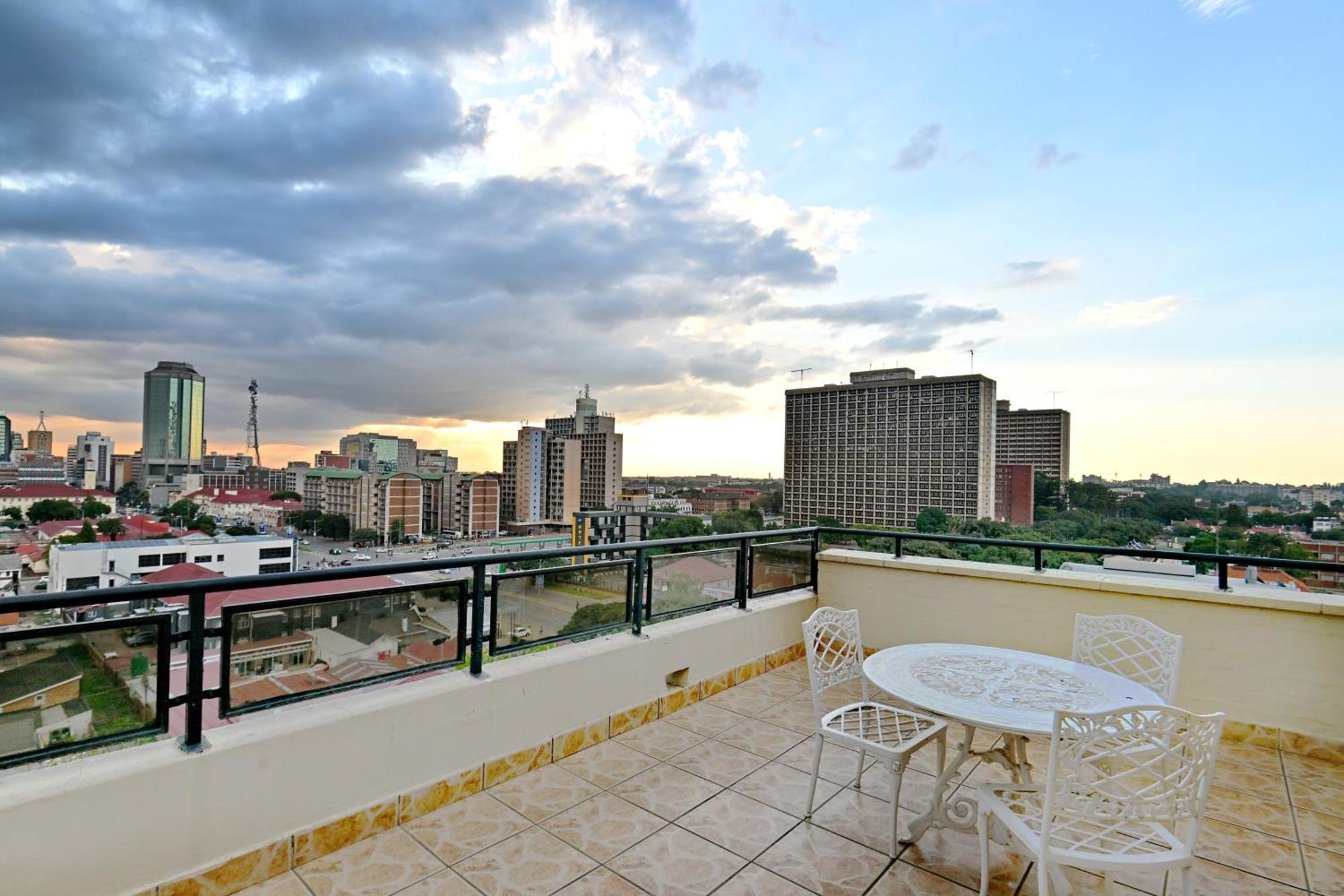 Holiday Inn - Harare By Ihg Zewnętrze zdjęcie