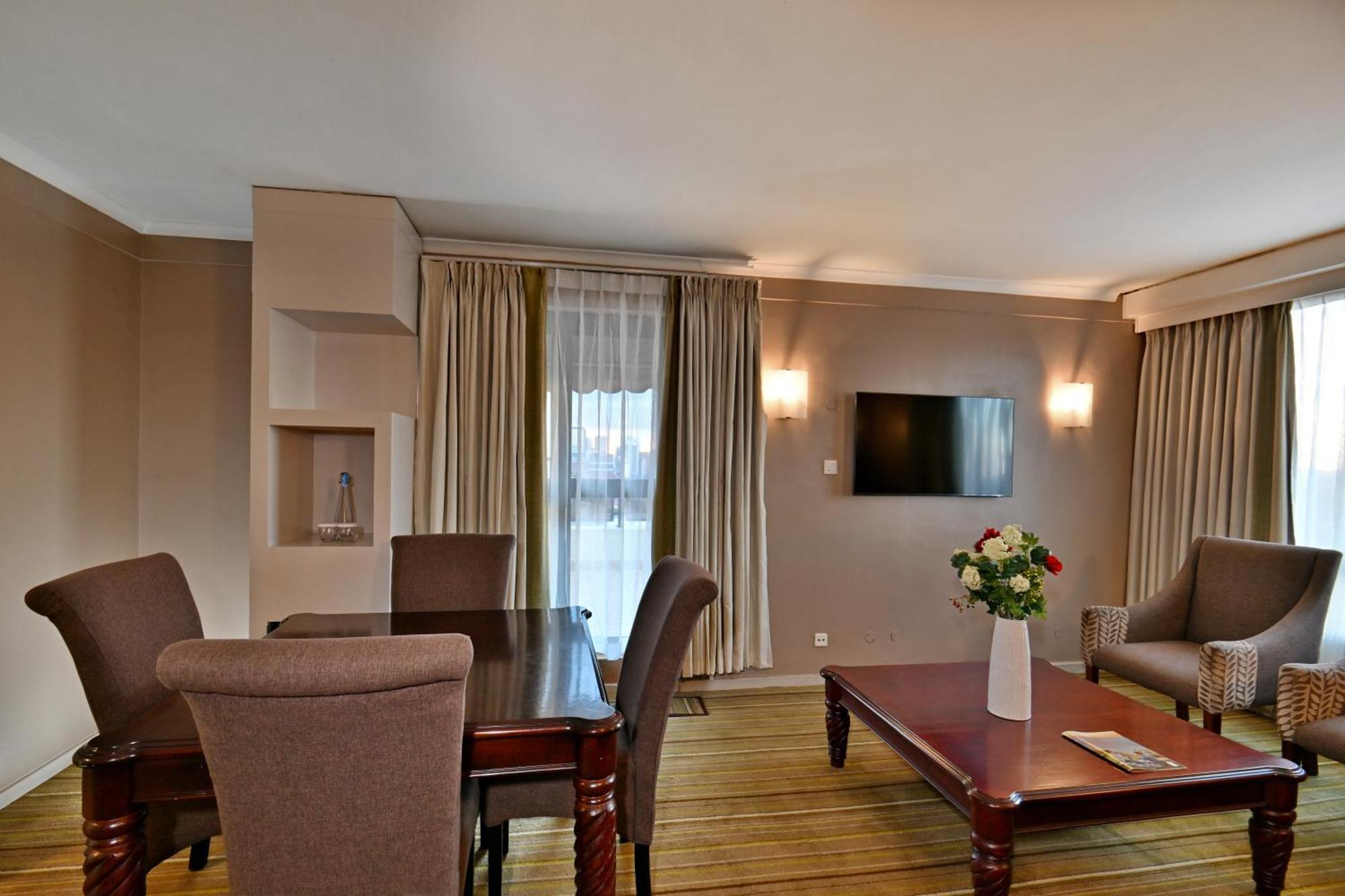 Holiday Inn - Harare By Ihg Zewnętrze zdjęcie