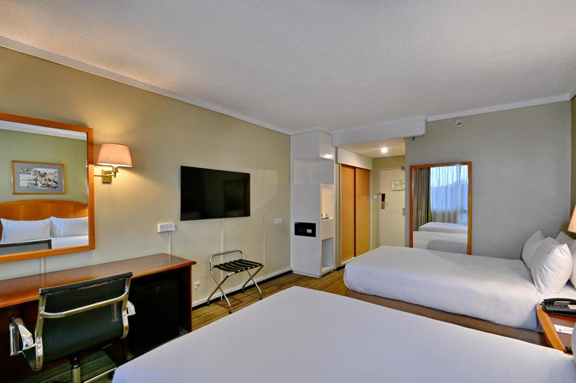 Holiday Inn - Harare By Ihg Zewnętrze zdjęcie