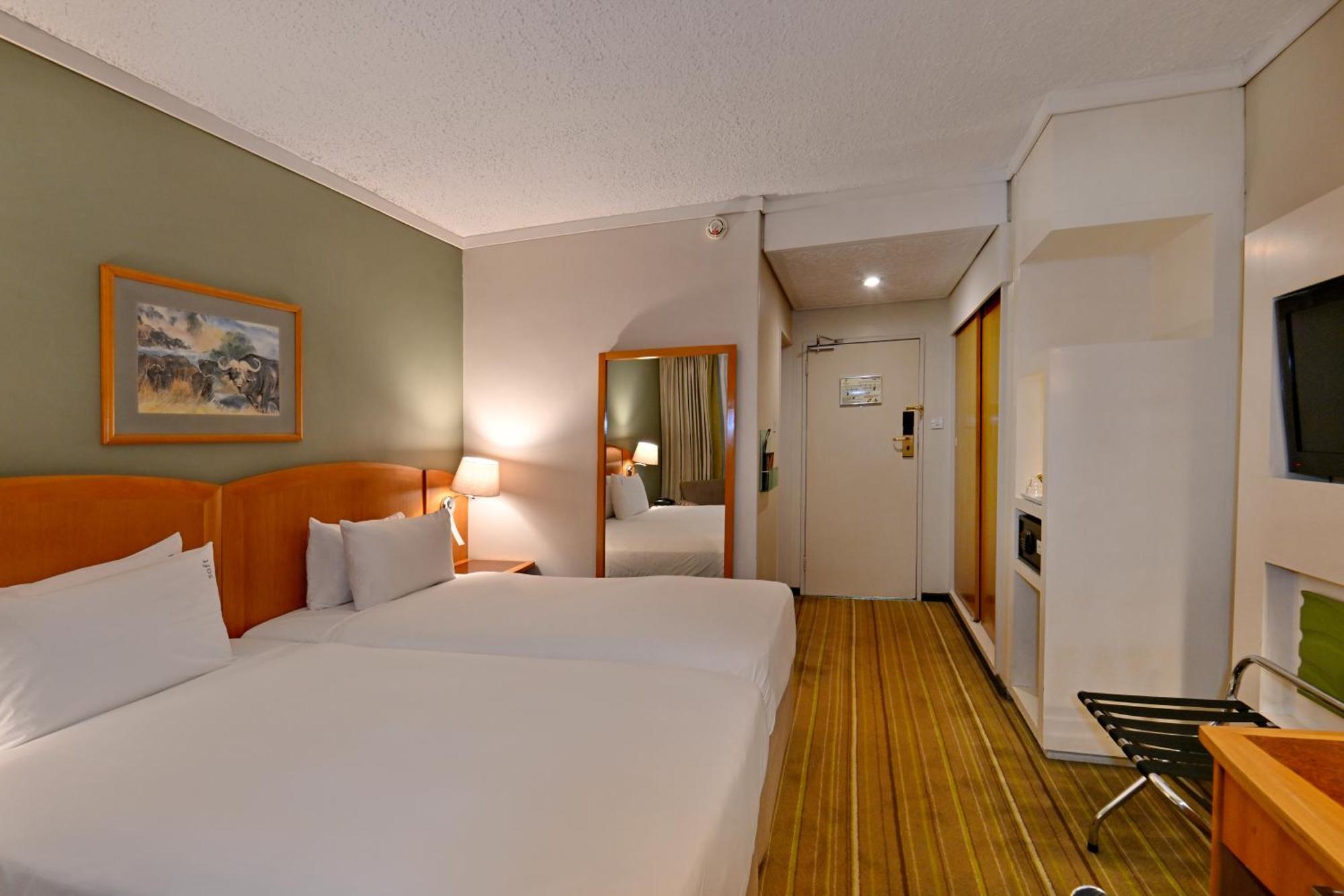Holiday Inn - Harare By Ihg Zewnętrze zdjęcie