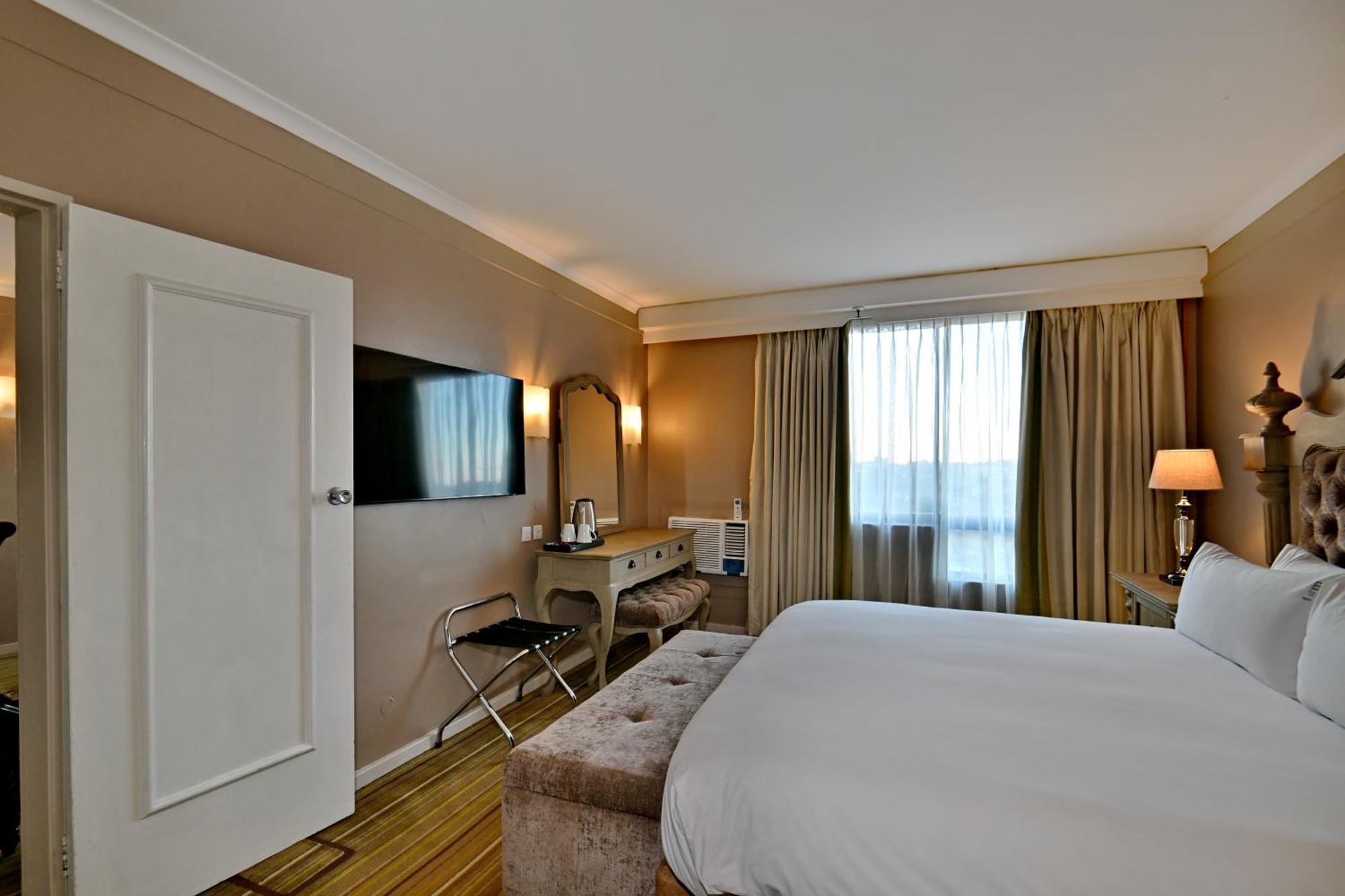 Holiday Inn - Harare By Ihg Zewnętrze zdjęcie
