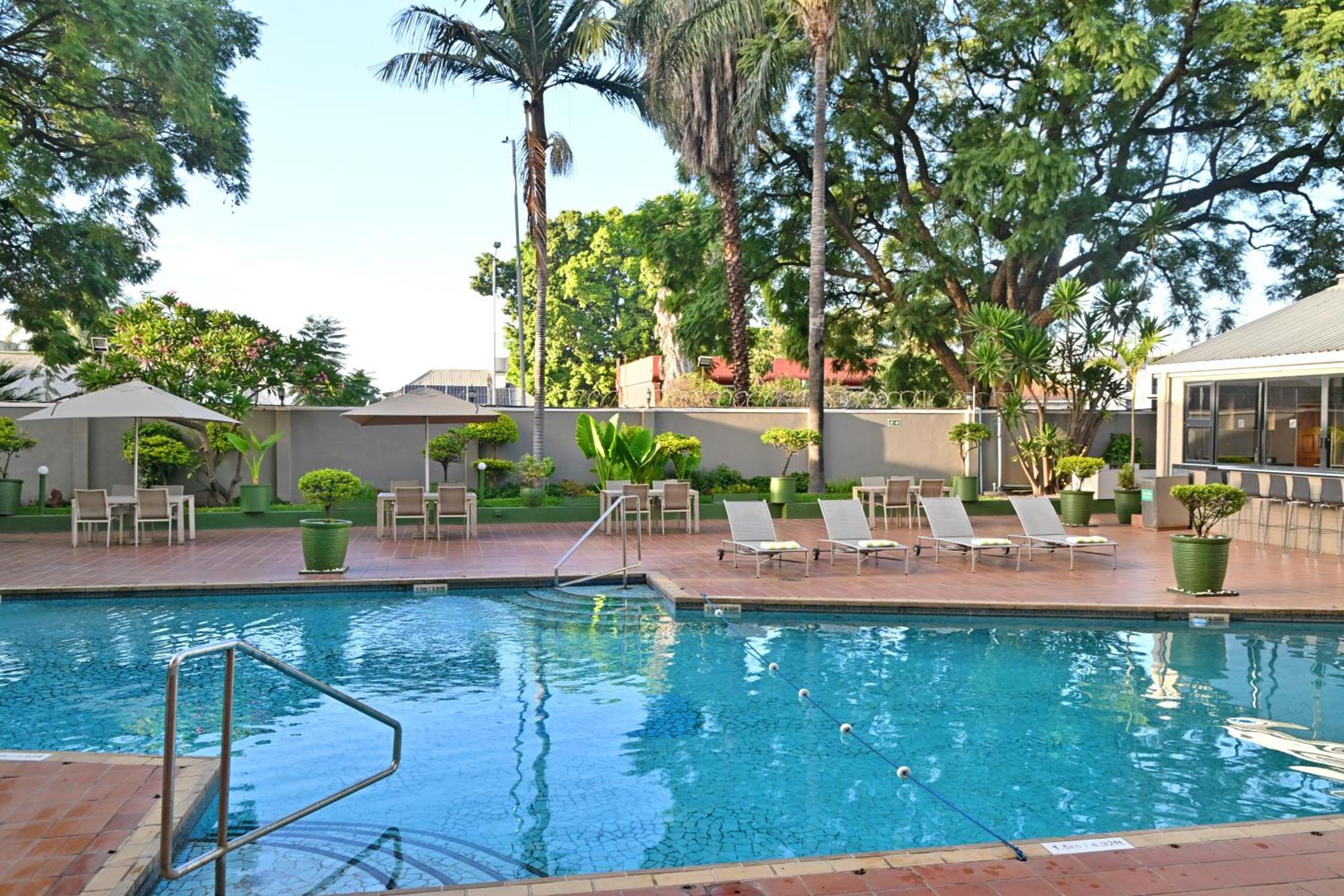 Holiday Inn - Harare By Ihg Zewnętrze zdjęcie
