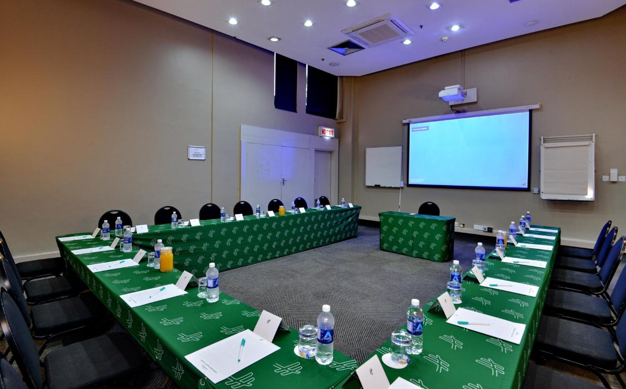 Holiday Inn - Harare By Ihg Zewnętrze zdjęcie