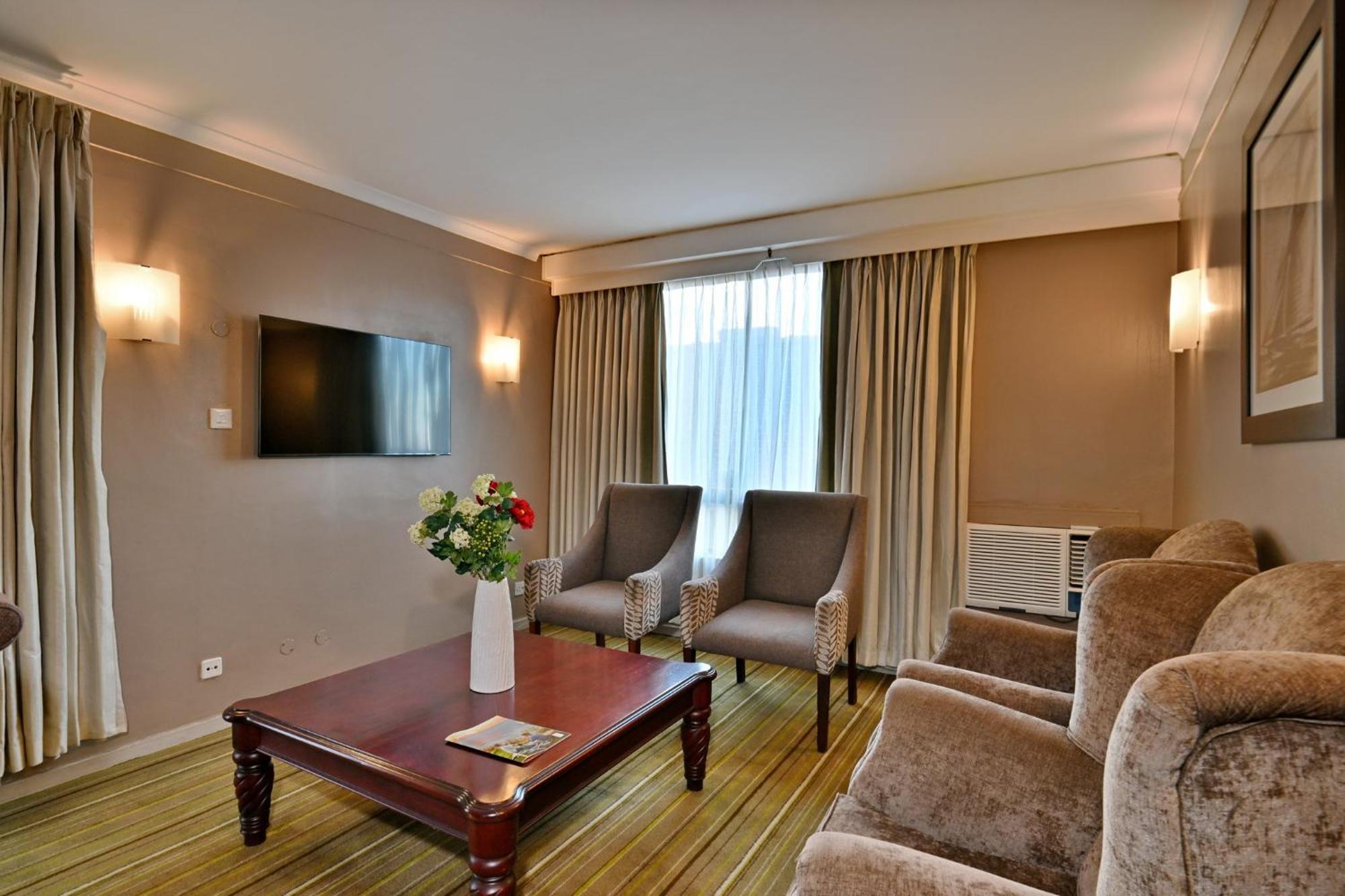 Holiday Inn - Harare By Ihg Zewnętrze zdjęcie