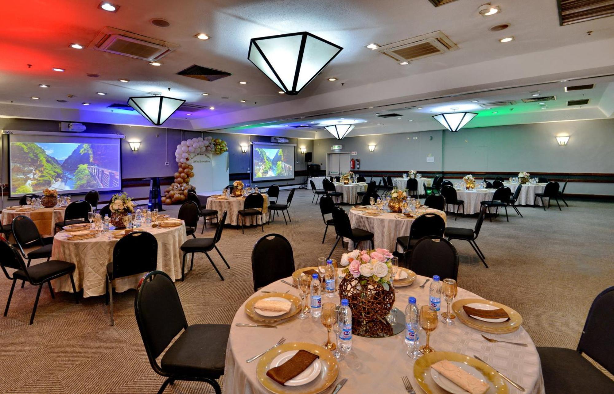 Holiday Inn - Harare By Ihg Zewnętrze zdjęcie